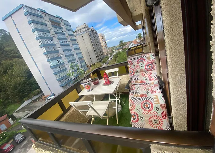 La Playa En Chanclas Salinas (Castrillon)